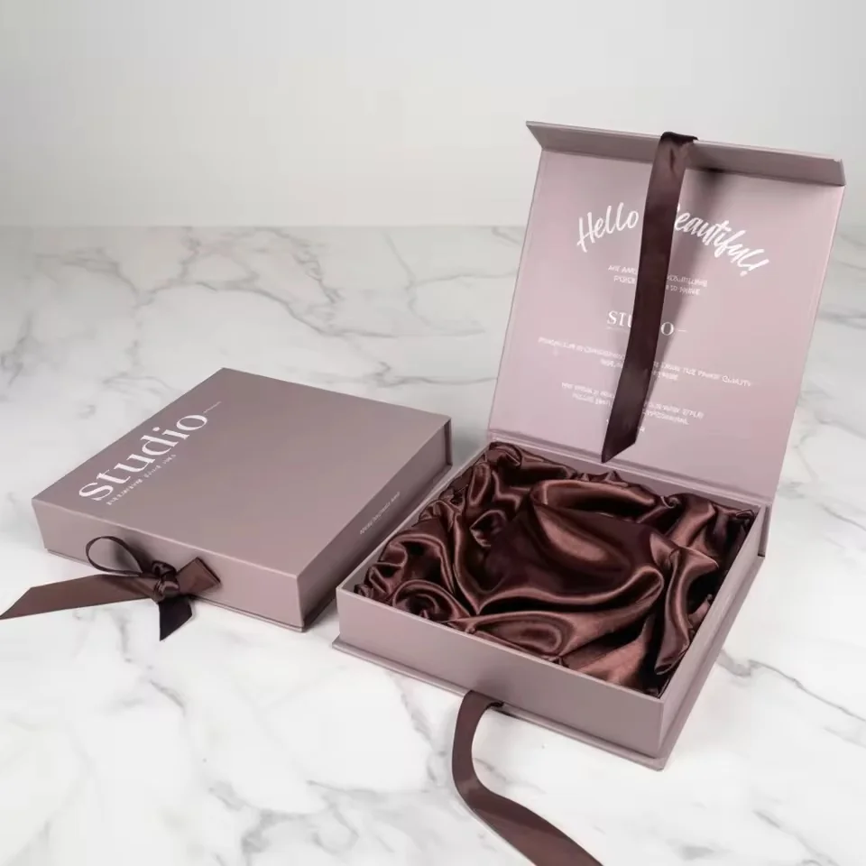 Magnetic Hair Gift Box with Silk-Satin Lining